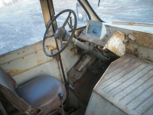 International Harvester Metro 1961 image number 9