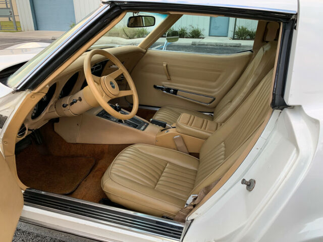 Chevrolet Corvette 1976 image number 39