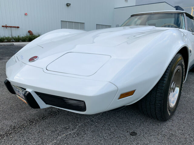 Chevrolet Corvette 1976 image number 7
