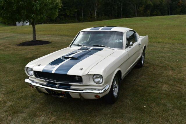 Ford Mustang 1965 image number 25
