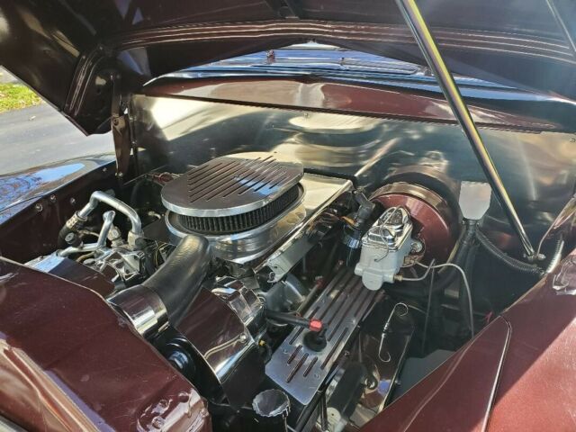 Ford Deluxe 1948 image number 29