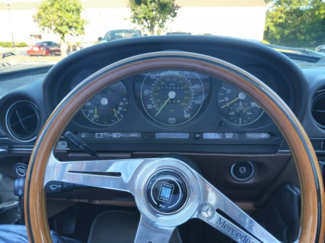 Mercedes-Benz SLS AMG 1977 image number 21