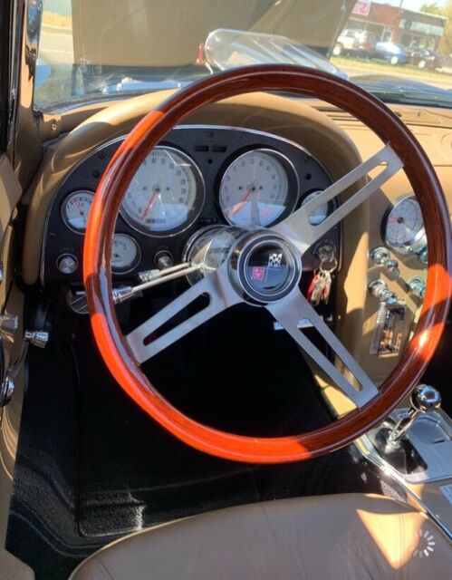 Chevrolet Corvette 1965 image number 32