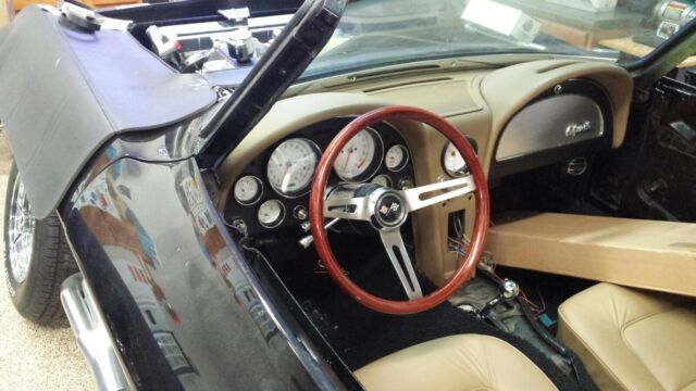Chevrolet Corvette 1965 image number 34