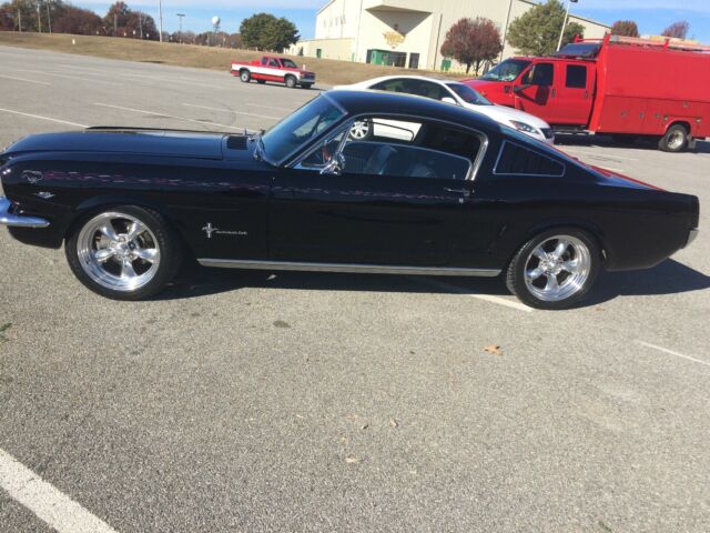 Ford Mustang 1966 image number 11