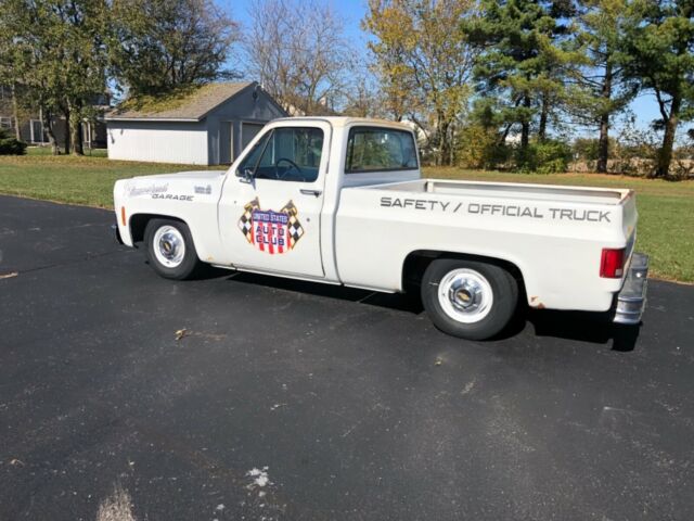 Chevrolet C-10 1976 image number 2