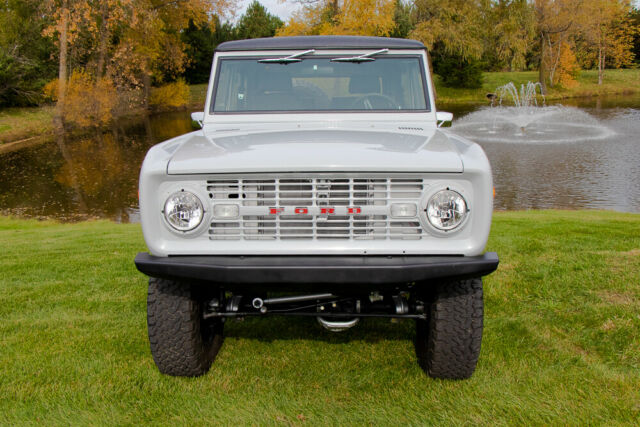 Ford Bronco 1966 image number 1