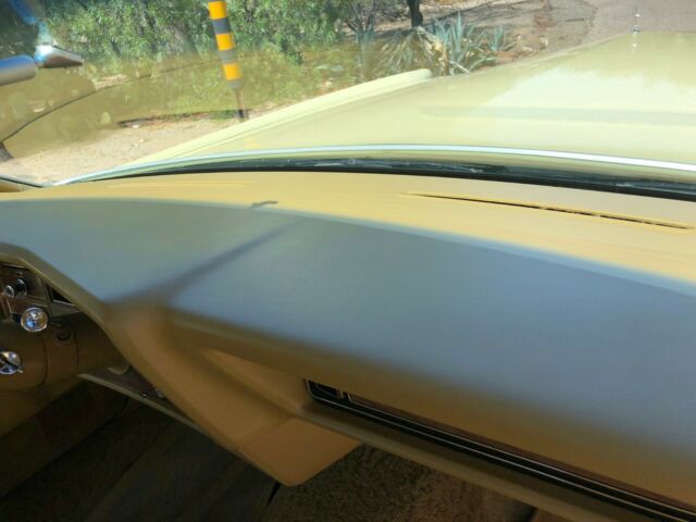 Lincoln Continental 1976 image number 17