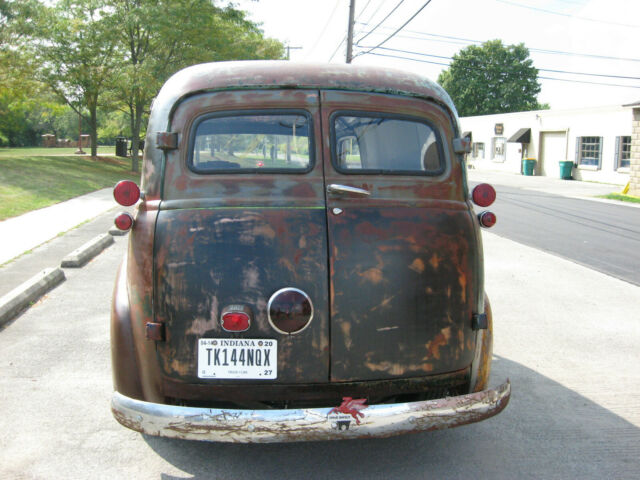 Chevrolet Panel Truck 1954 image number 3