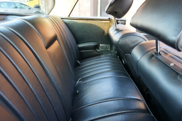 Mercedes-Benz 280SE 1971 image number 25