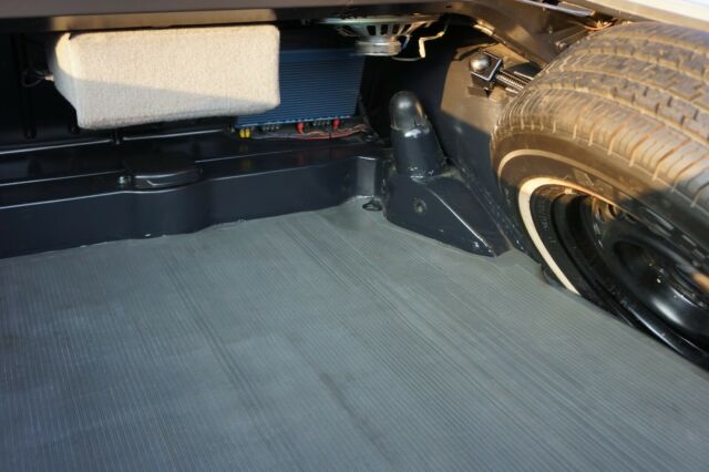 Mercedes-Benz 280SE 1971 image number 6