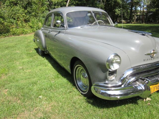 Oldsmobile Eighty-Eight 1949 image number 3