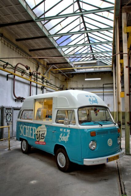 Volkswagen Van 1978 image number 1