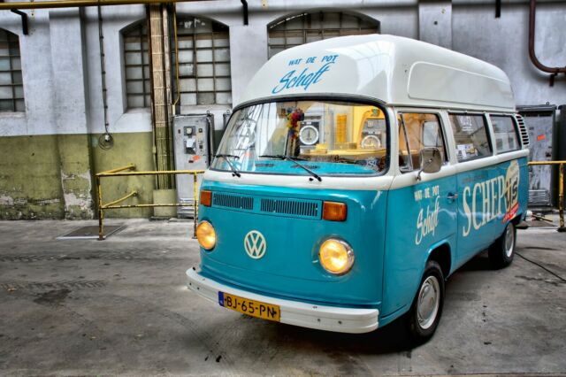 Volkswagen Van 1978 image number 2