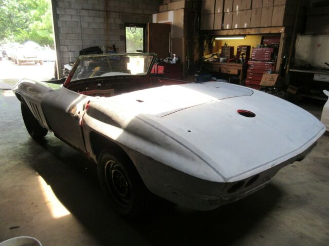 Chevrolet Corvette 1966 image number 2