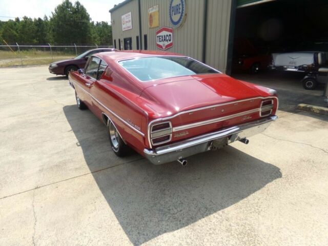 Ford Fairlane 1968 image number 1