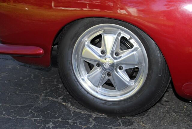 Volkswagen Karmann Ghia 1969 image number 35