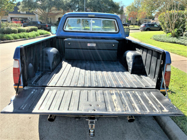 Dodge Power Wagon 1974 image number 13