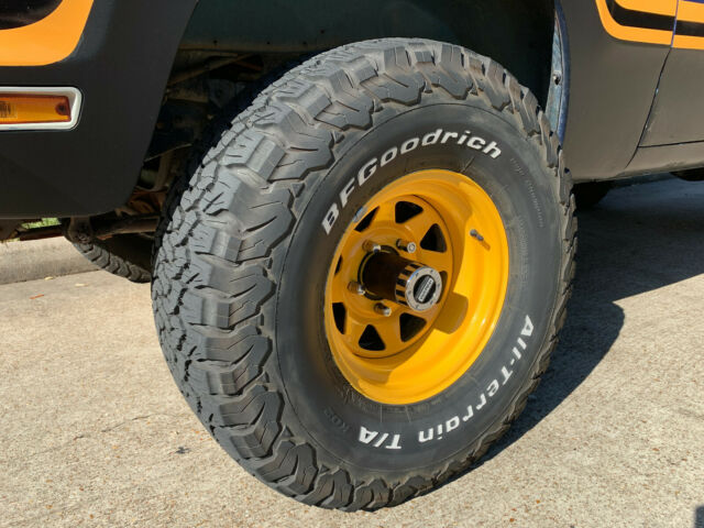 Dodge Power Wagon 1974 image number 18