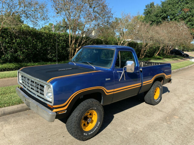 Dodge Power Wagon 1974 image number 32