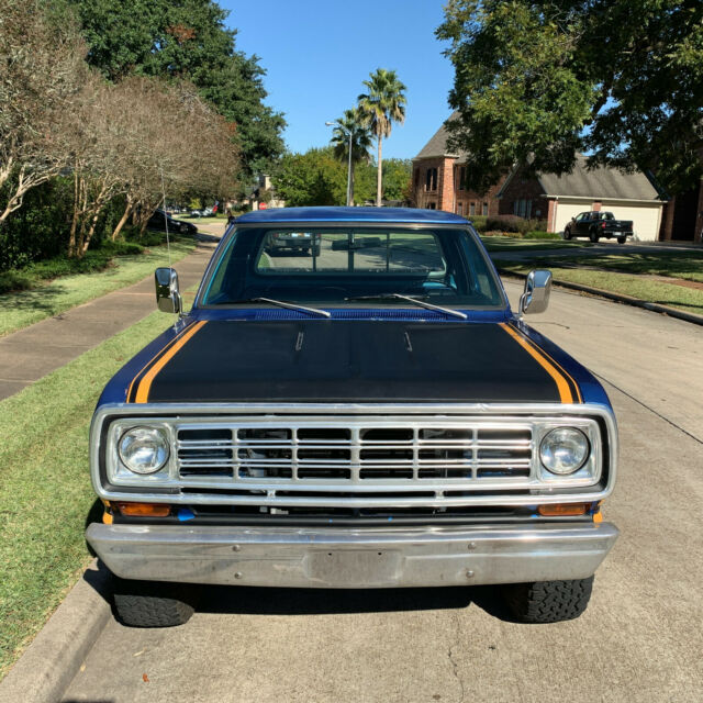 Dodge Power Wagon 1974 image number 33