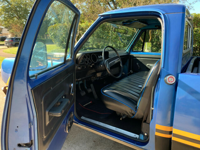 Dodge Power Wagon 1974 image number 39