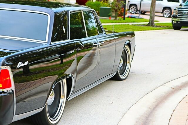 Lincoln Continental 1964 image number 2