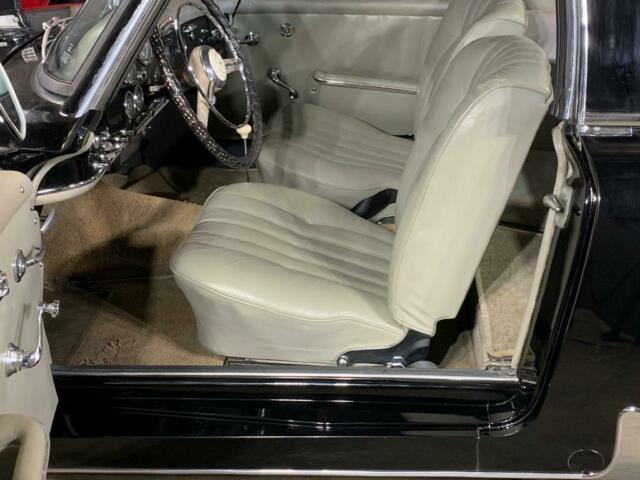 Mercedes-Benz SL-Class 1960 image number 15
