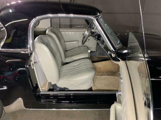 Mercedes-Benz SL-Class 1960 image number 20
