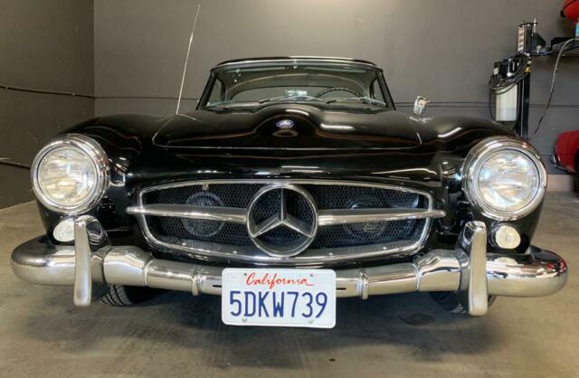 Mercedes-Benz SL-Class 1960 image number 31