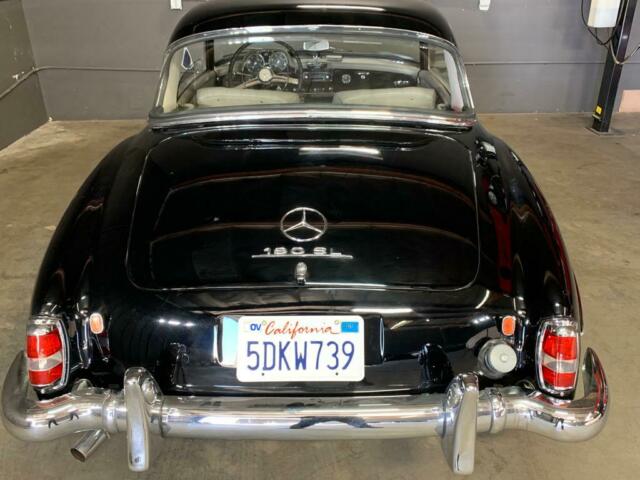 Mercedes-Benz SL-Class 1960 image number 36