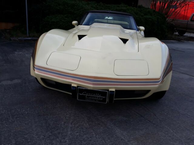 Chevrolet Corvette 1972 image number 22