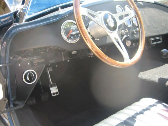 Shelby Cobra 1965 image number 16