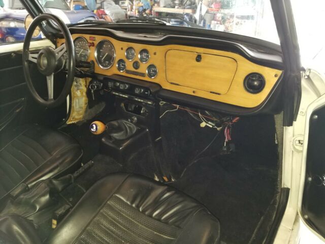 Triumph TR-6 1976 image number 34