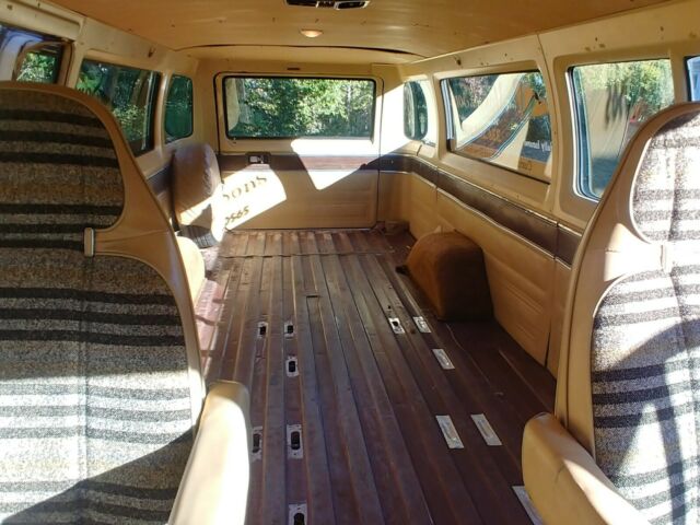 Dodge B200 Van 1979 image number 13