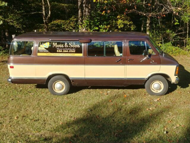 Dodge B200 Van 1979 image number 17