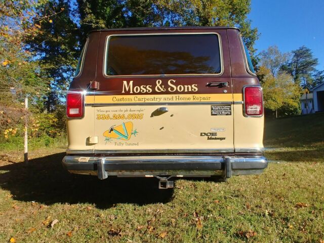 Dodge B200 Van 1979 image number 3