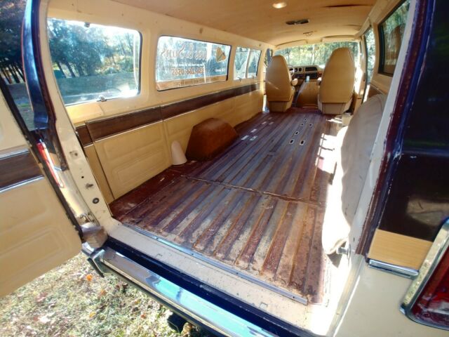 Dodge B200 Van 1979 image number 32