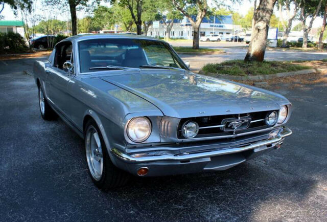 Ford Mustang 1965 image number 14
