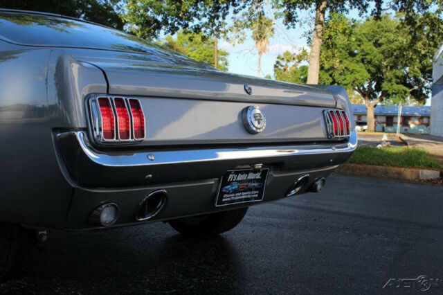Ford Mustang 1965 image number 15