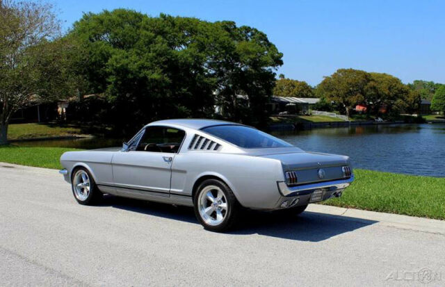Ford Mustang 1965 image number 28