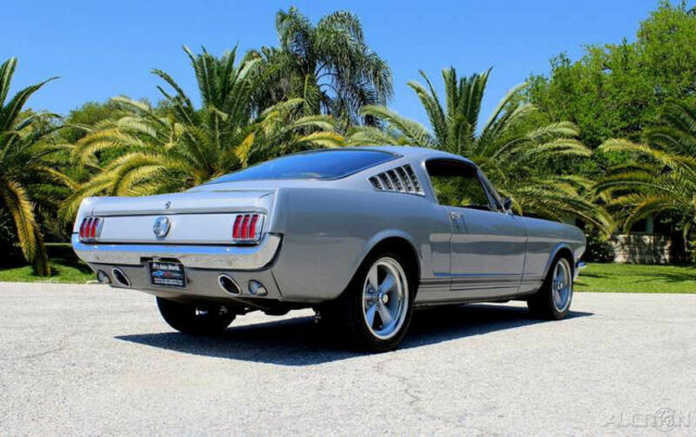Ford Mustang 1965 image number 35