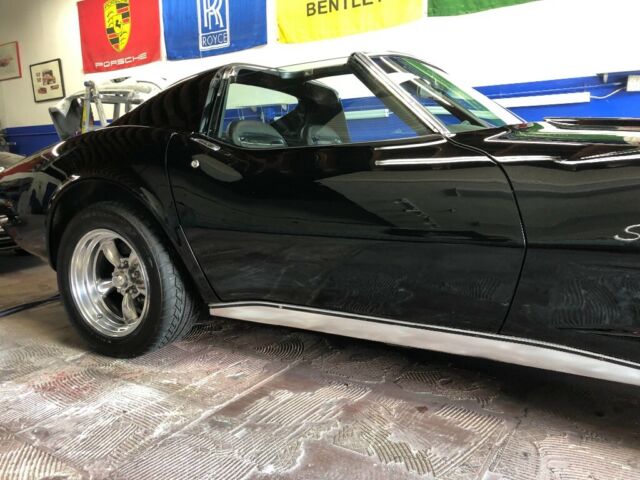 Chevrolet Corvette 1973 image number 19