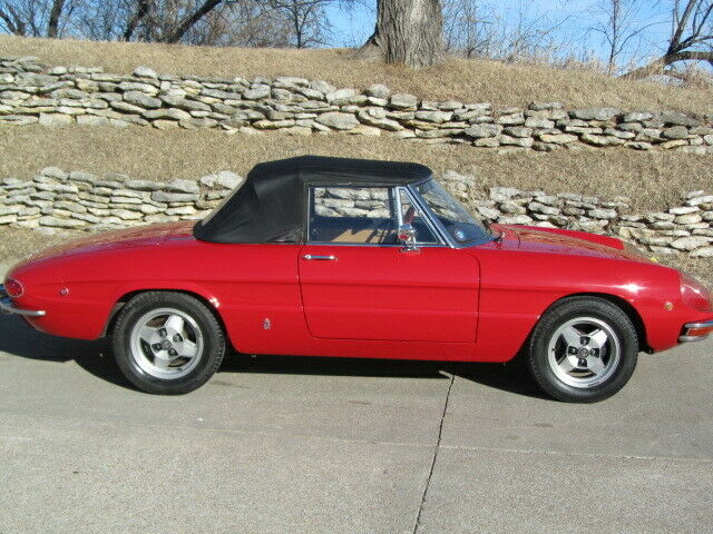 Alfa Romeo Spider 1969 image number 22