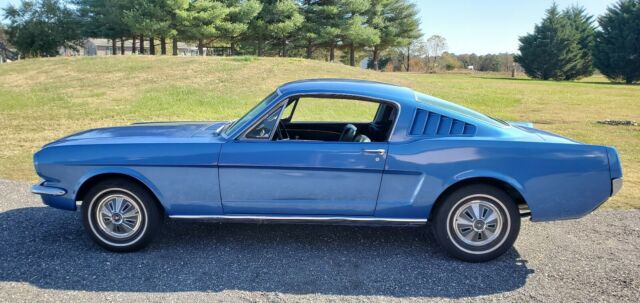 Ford Mustang 1966 image number 22