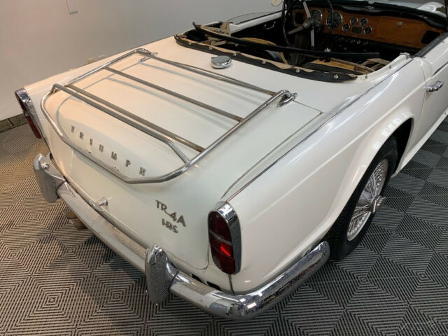 Triumph TR4A 1966 image number 18