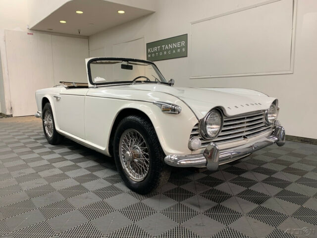 Triumph TR4A 1966 image number 2