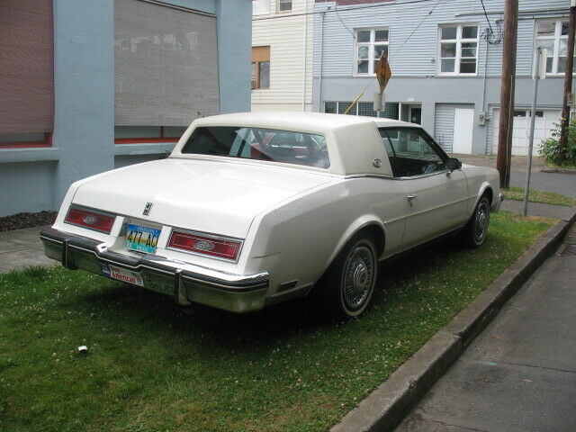 Buick Riviera 1979 image number 0