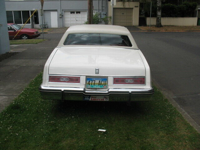 Buick Riviera 1979 image number 9