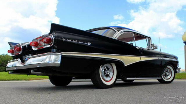 Ford Fairlane 1958 image number 12